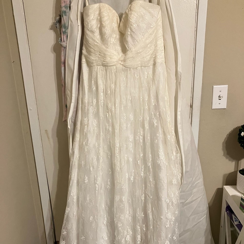 David's Bridal - Galina Strapless Lace Wedding Dress